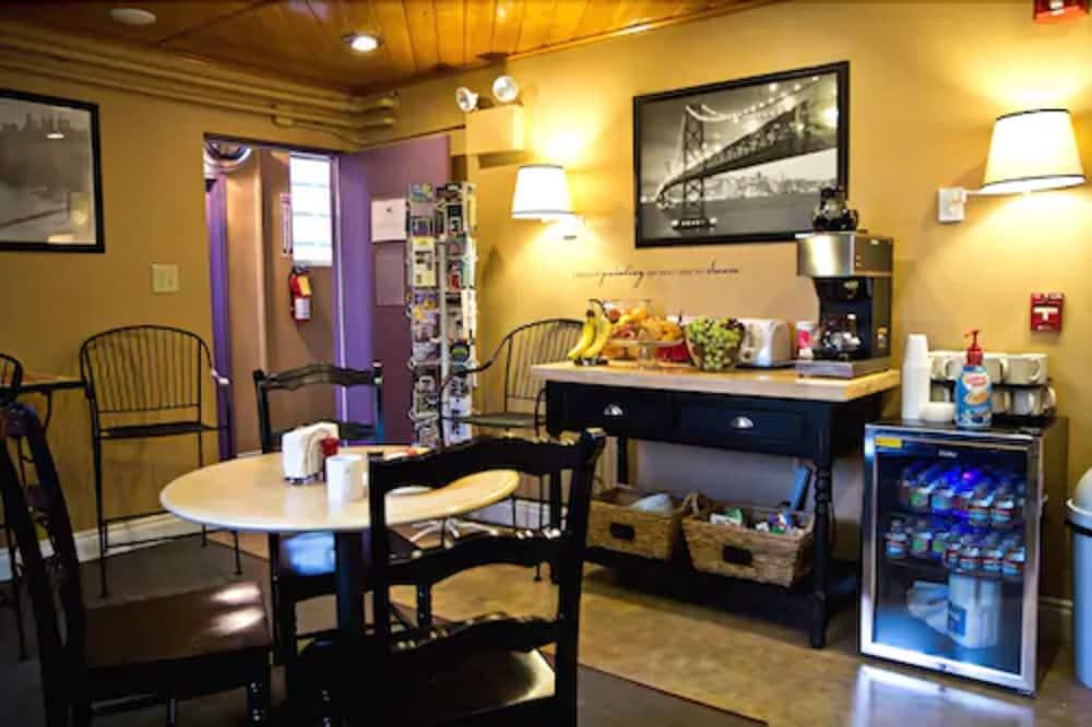 Anchorage Downtown Hotel Esterno foto